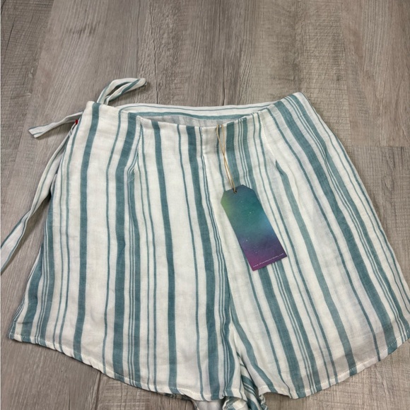 NWT Show Me Your Mumu The Great Wrap Shorts in Point Dume Stripe Size Large - Picture 6 of 9
